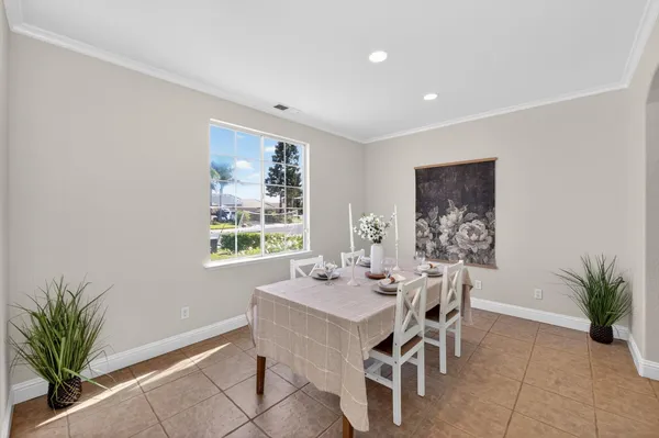 $675,000 | 1736 North Holly Avenue, Clovis, CA 93619