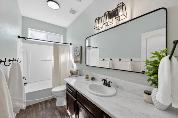 $675,000 | 1736 North Holly Avenue, Clovis, CA 93619