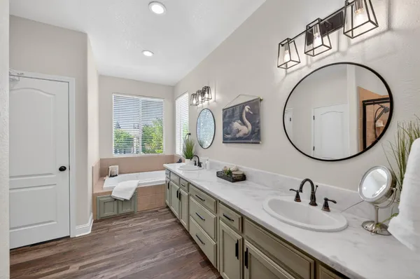 $675,000 | 1736 North Holly Avenue, Clovis, CA 93619