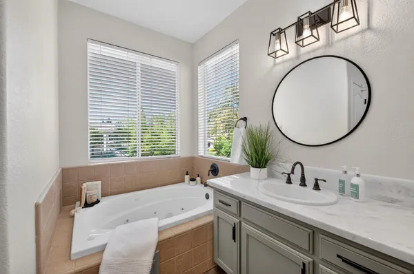 $675,000 | 1736 North Holly Avenue, Clovis, CA 93619