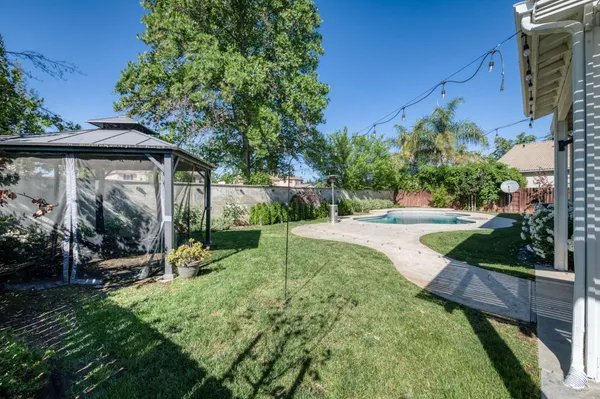 $675,000 | 1736 North Holly Avenue, Clovis, CA 93619