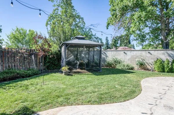 $675,000 | 1736 North Holly Avenue, Clovis, CA 93619