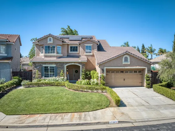 $675,000 | 1736 North Holly Avenue, Clovis, CA 93619