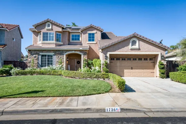 $675,000 | 1736 North Holly Avenue, Clovis, CA 93619