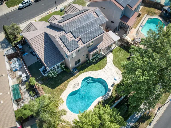 $675,000 | 1736 North Holly Avenue, Clovis, CA 93619