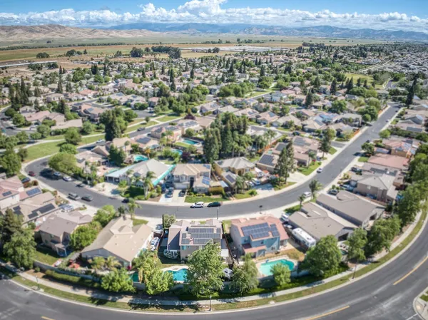 $675,000 | 1736 North Holly Avenue, Clovis, CA 93619