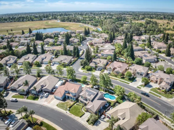 $675,000 | 1736 North Holly Avenue, Clovis, CA 93619