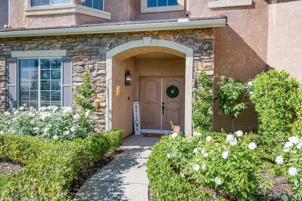 $675,000 | 1736 North Holly Avenue, Clovis, CA 93619