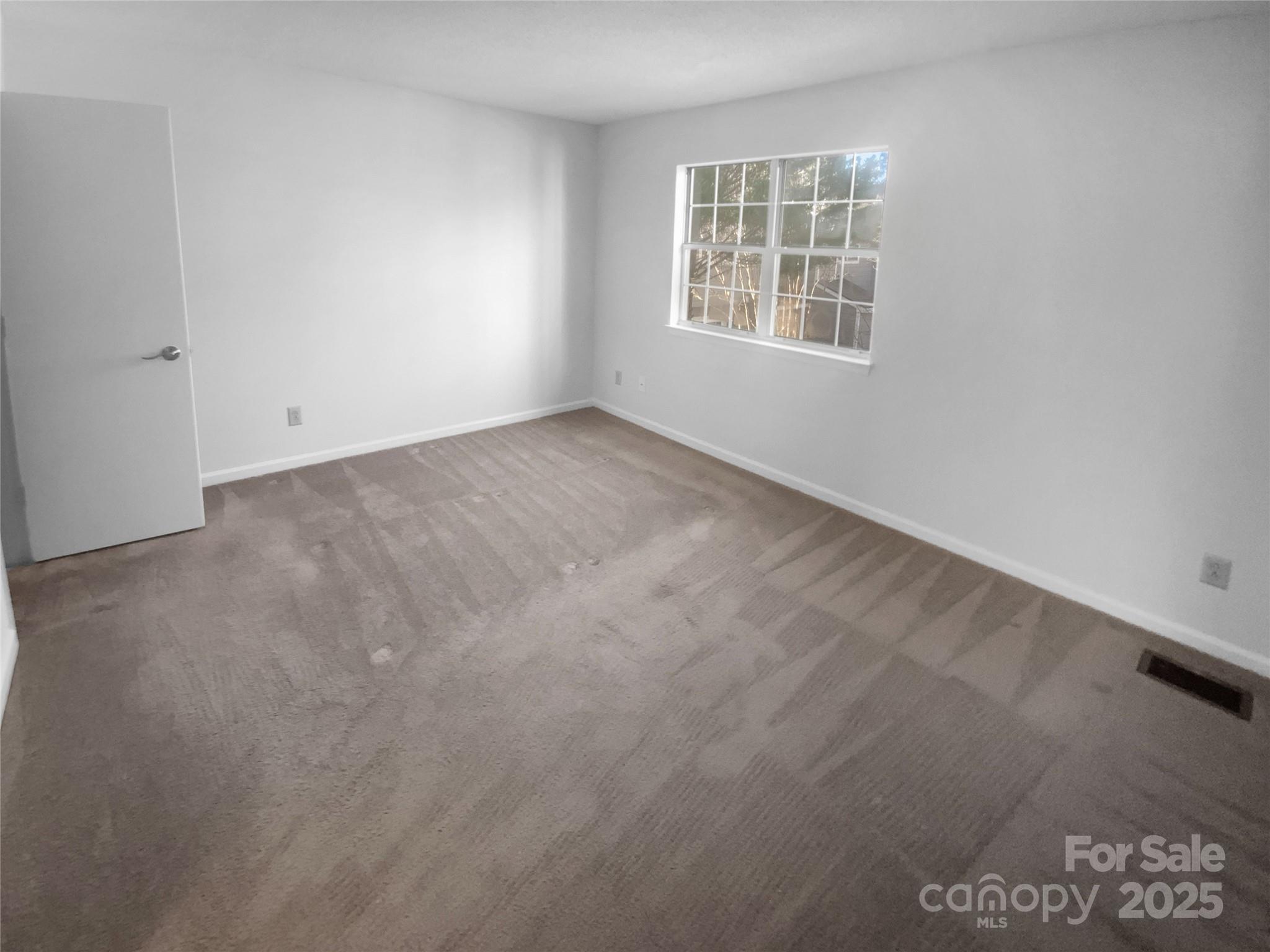 6108 Heath Ridge Court Charlotte, NC 28210 - Photo 5 of 19