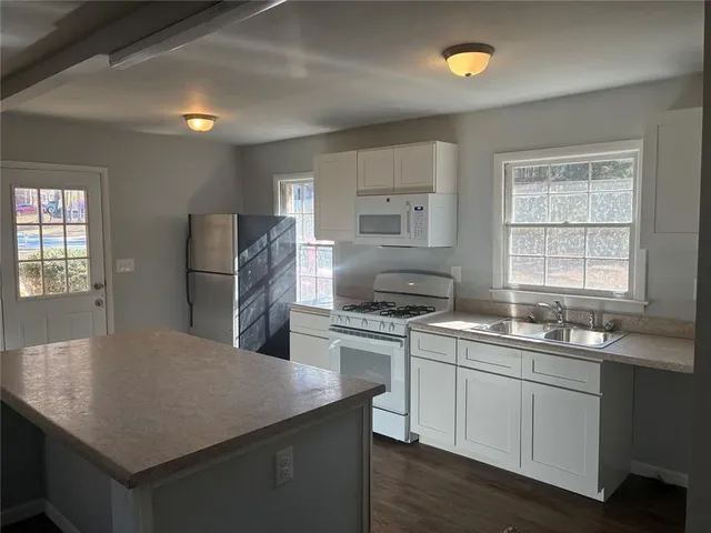 $2,200 | 3992 Maplewood Drive, Decatur, GA 30035