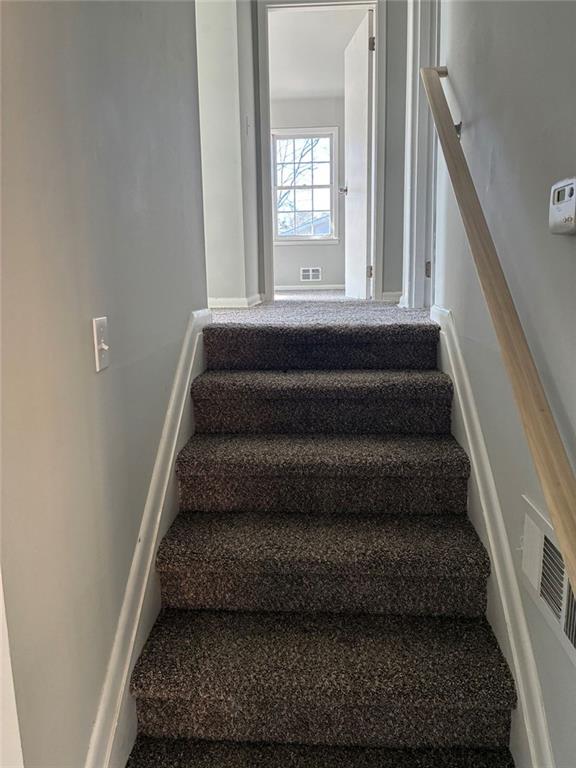 3992 Maplewood Drive Decatur, GA 30035 - Photo 33 of 44 a view of entryway