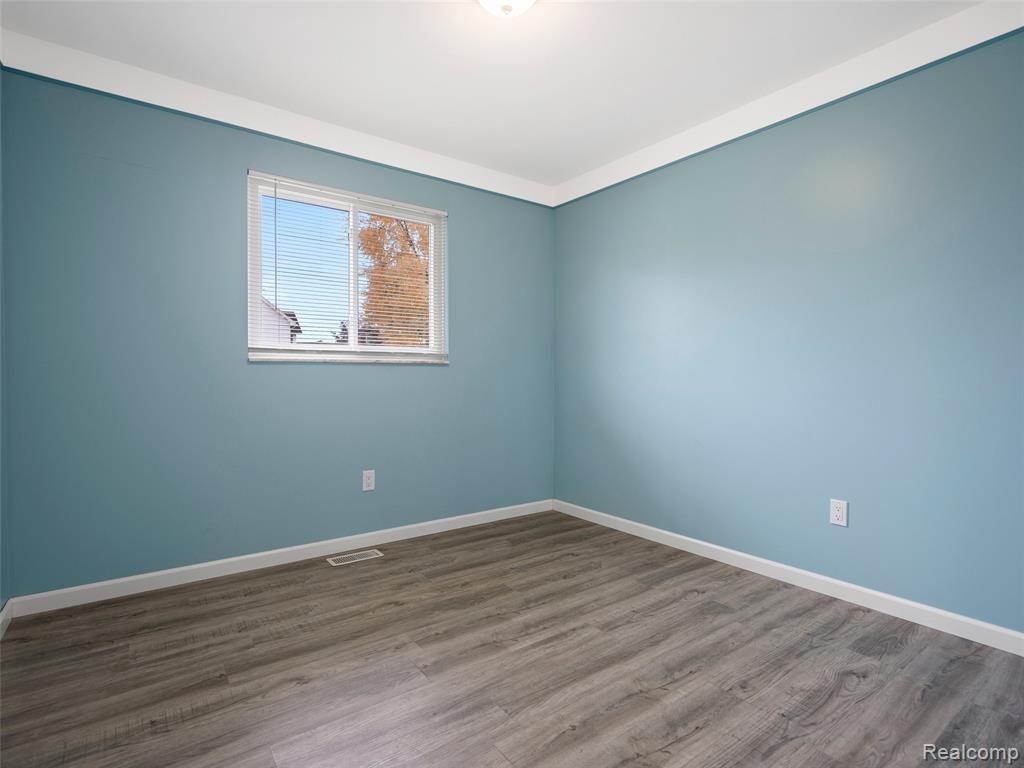 18917 Martin Road Roseville, MI 48066 - Photo 14 of 27 Gallery Image 14