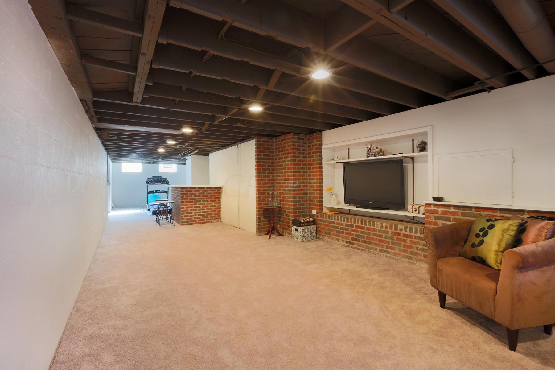 3956 Mountview Road Columbus, OH 43220 - Photo 23 of 28