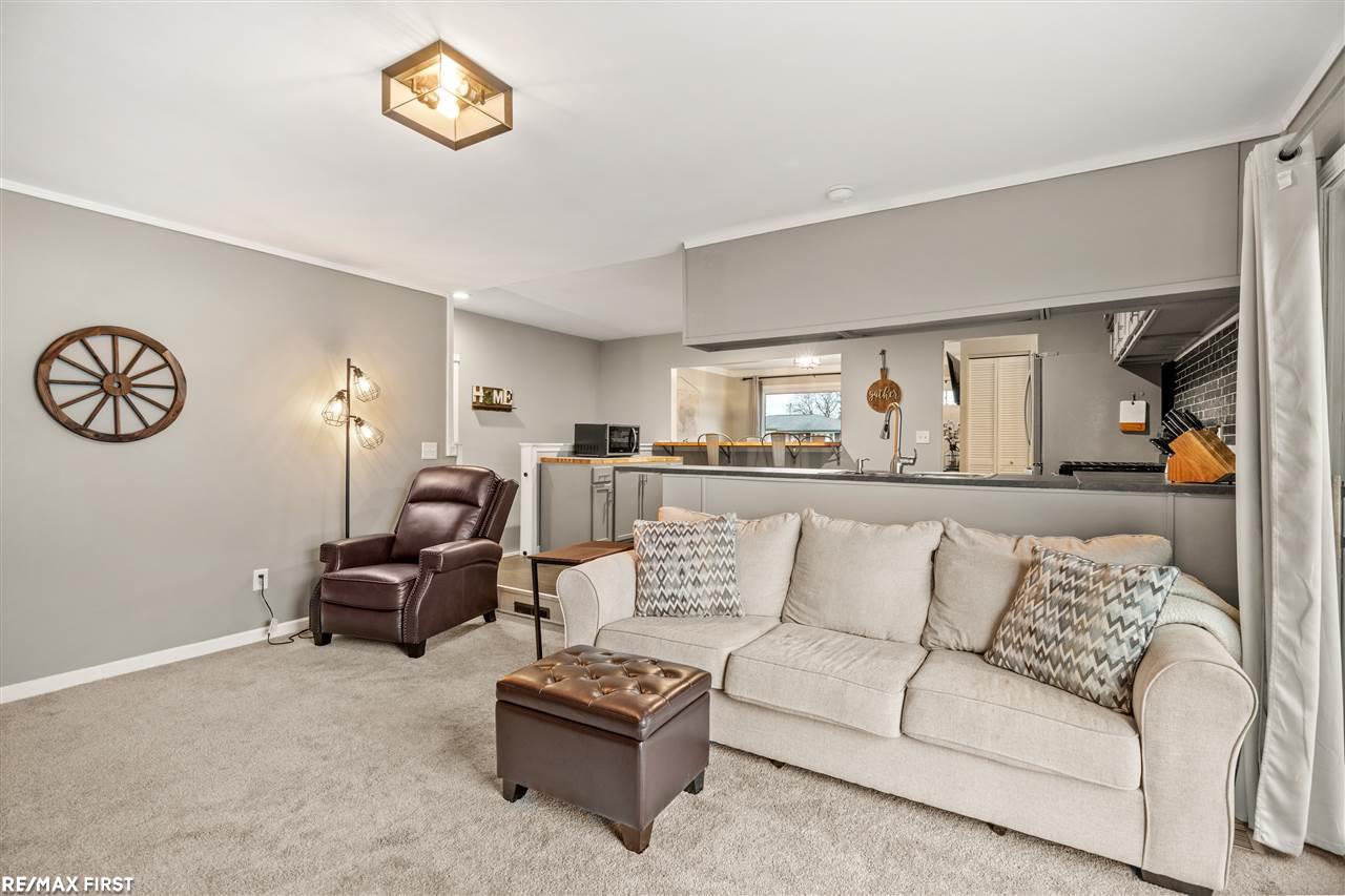 40966 Pickett Ridge Road Sterling Heights, MI 48313 - Photo 11 of 27 50032048-10.JPG
