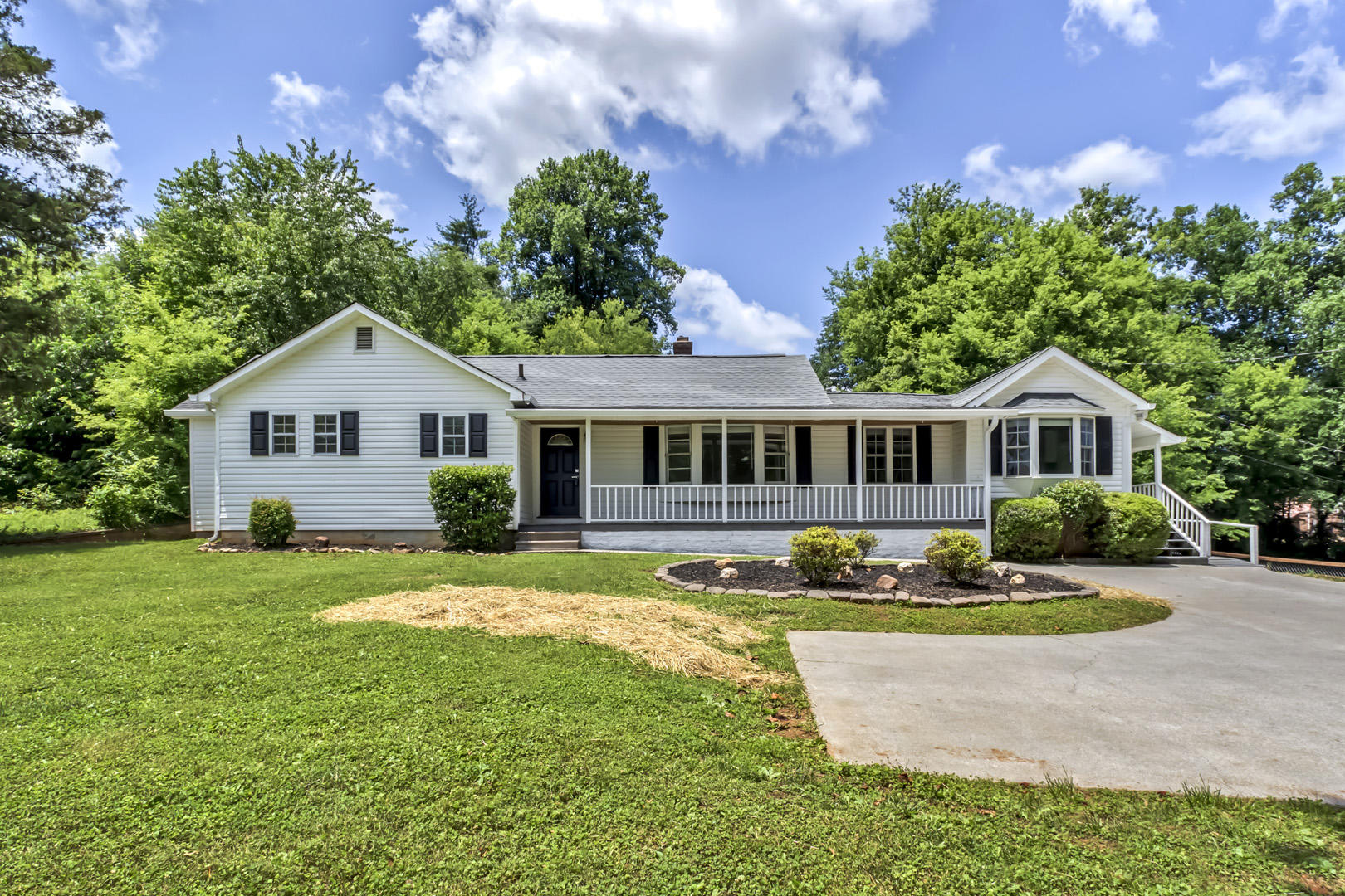 712 Cedar Springs Road Athens, TN 37303 - Photo 1 of 34 01_CedarSpringsRoad_712_Front