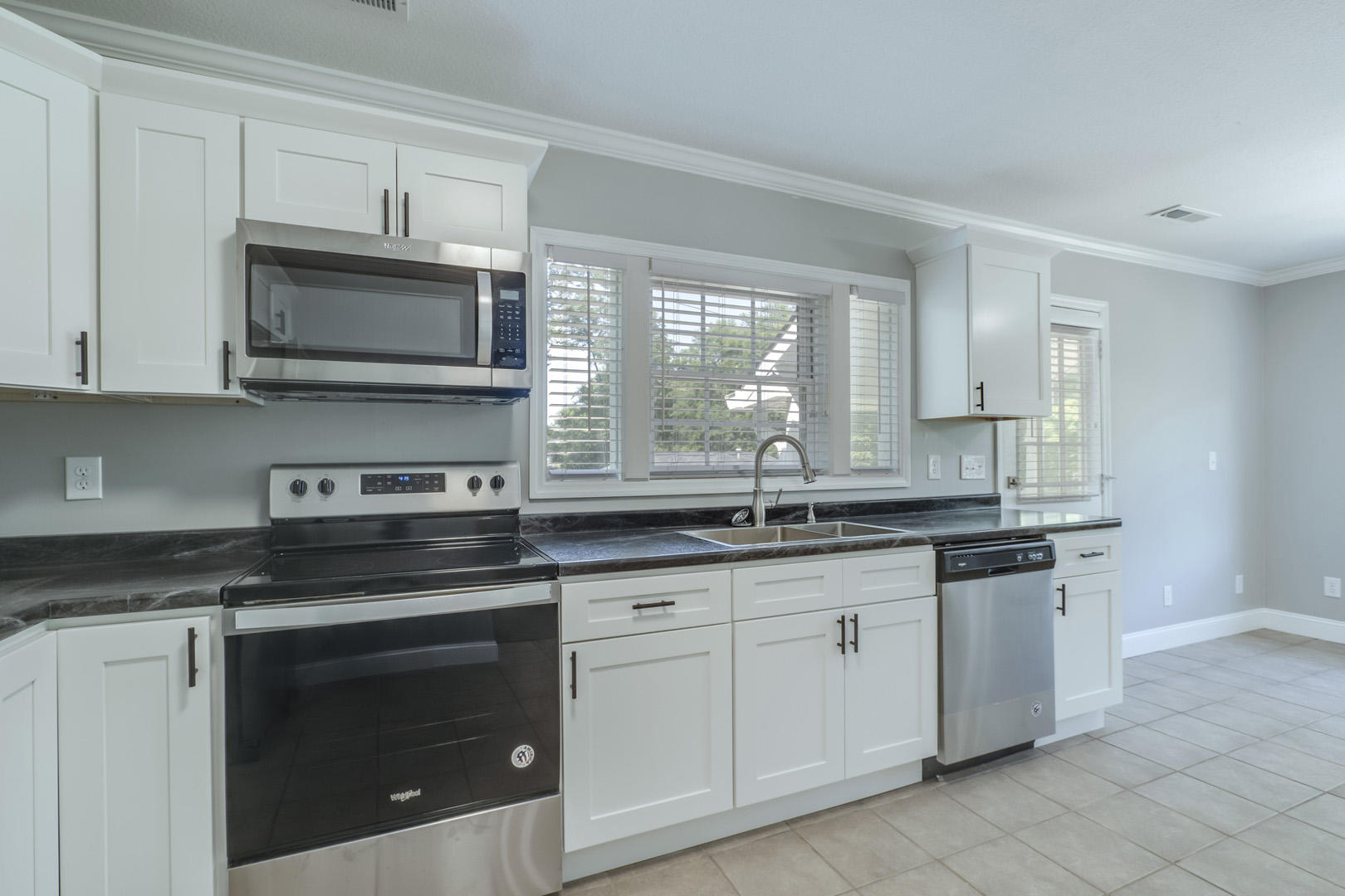 712 Cedar Springs Road Athens, TN 37303 - Photo 14 of 34 14_CedarSpringsRoad_712_Kitchen02