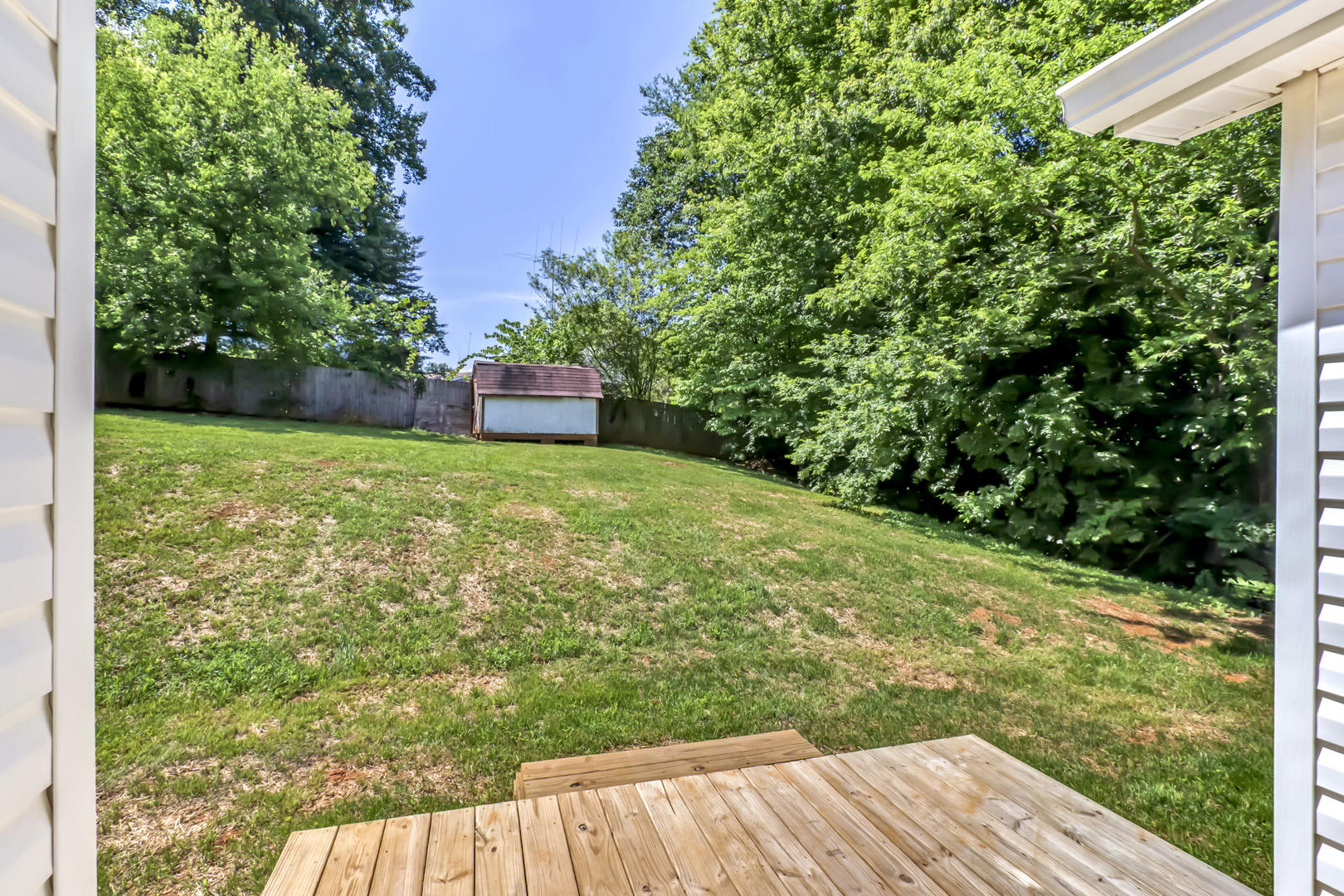 712 Cedar Springs Road Athens, TN 37303 - Photo 30 of 34 30_CedarSpringsRoad_712_Deck01