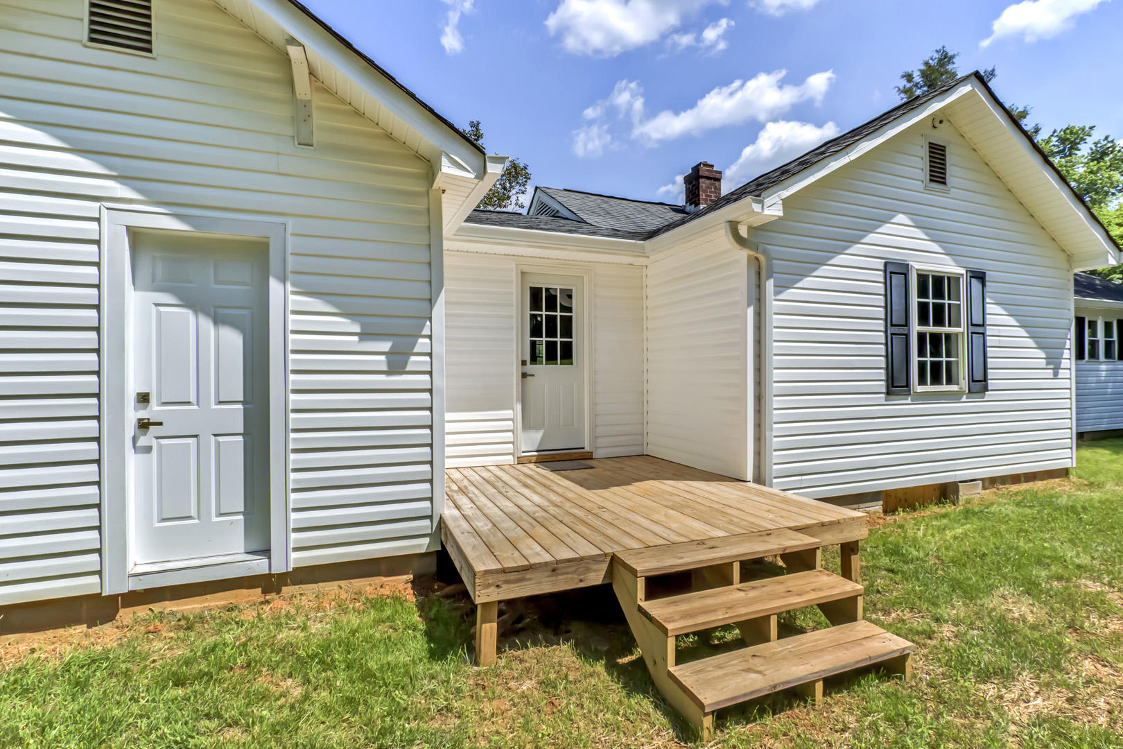712 Cedar Springs Road Athens, TN 37303 - Photo 31 of 34 31_CedarSpringsRoad_712_Deck02