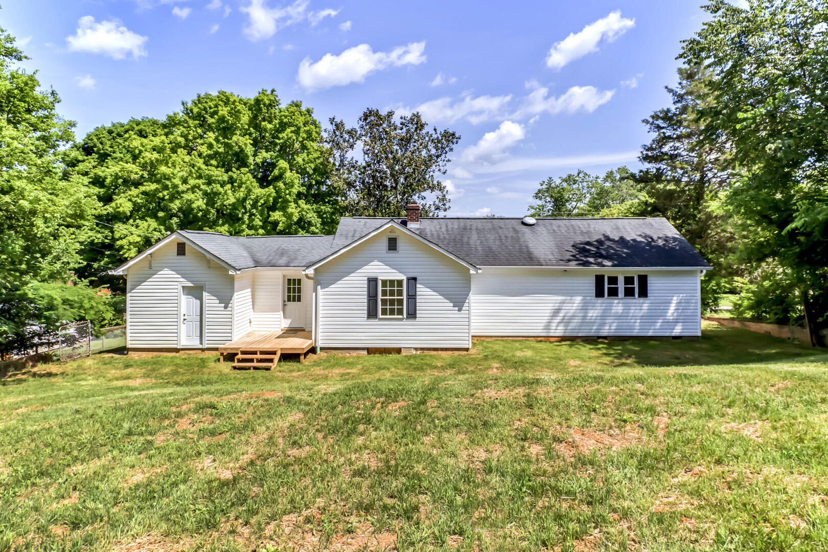 712 Cedar Springs Road Athens, TN 37303 - Photo 33 of 34 33_CedarSpringsRoad_712_Back