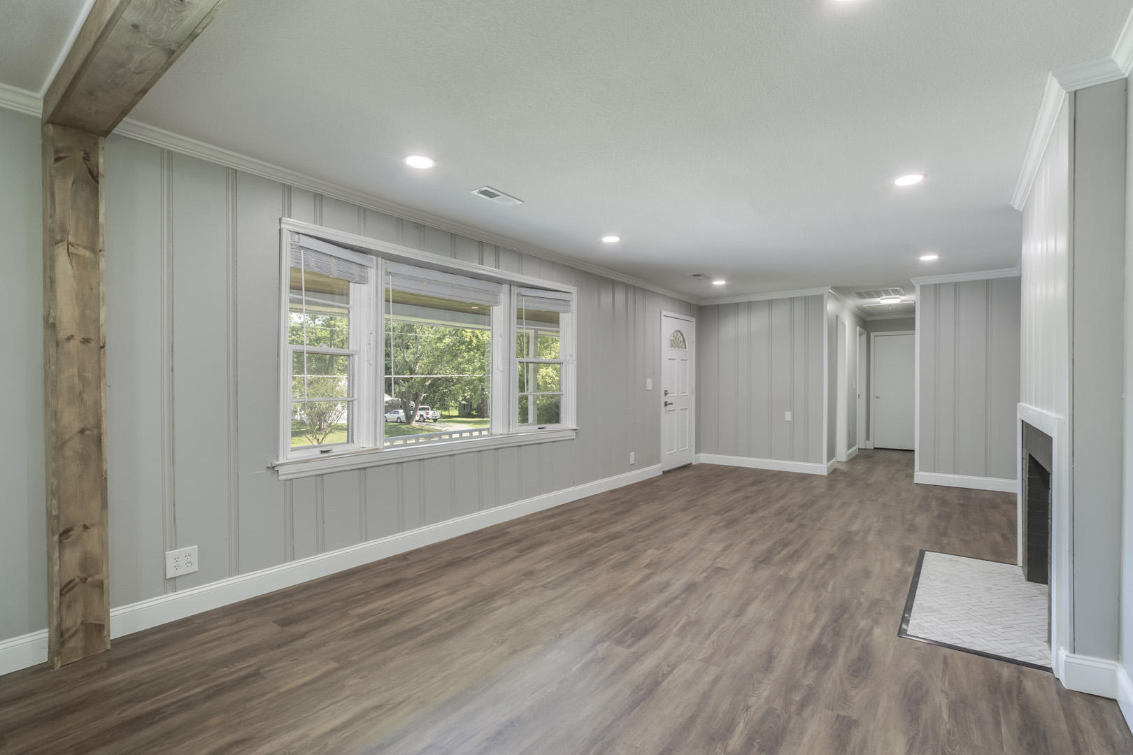 712 Cedar Springs Road Athens, TN 37303 - Photo 7 of 34 07_CedarSpringsRoad_712_Living03