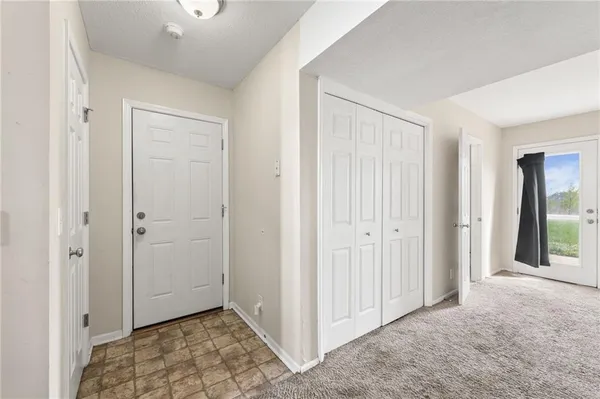$345,000 | 1405 Northeast 196th Street, Smithville, MO 64089