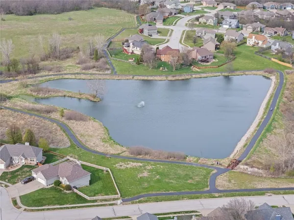 $345,000 | 1405 Northeast 196th Street, Smithville, MO 64089