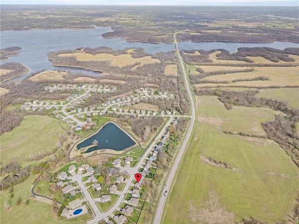 $345,000 | 1405 Northeast 196th Street, Smithville, MO 64089