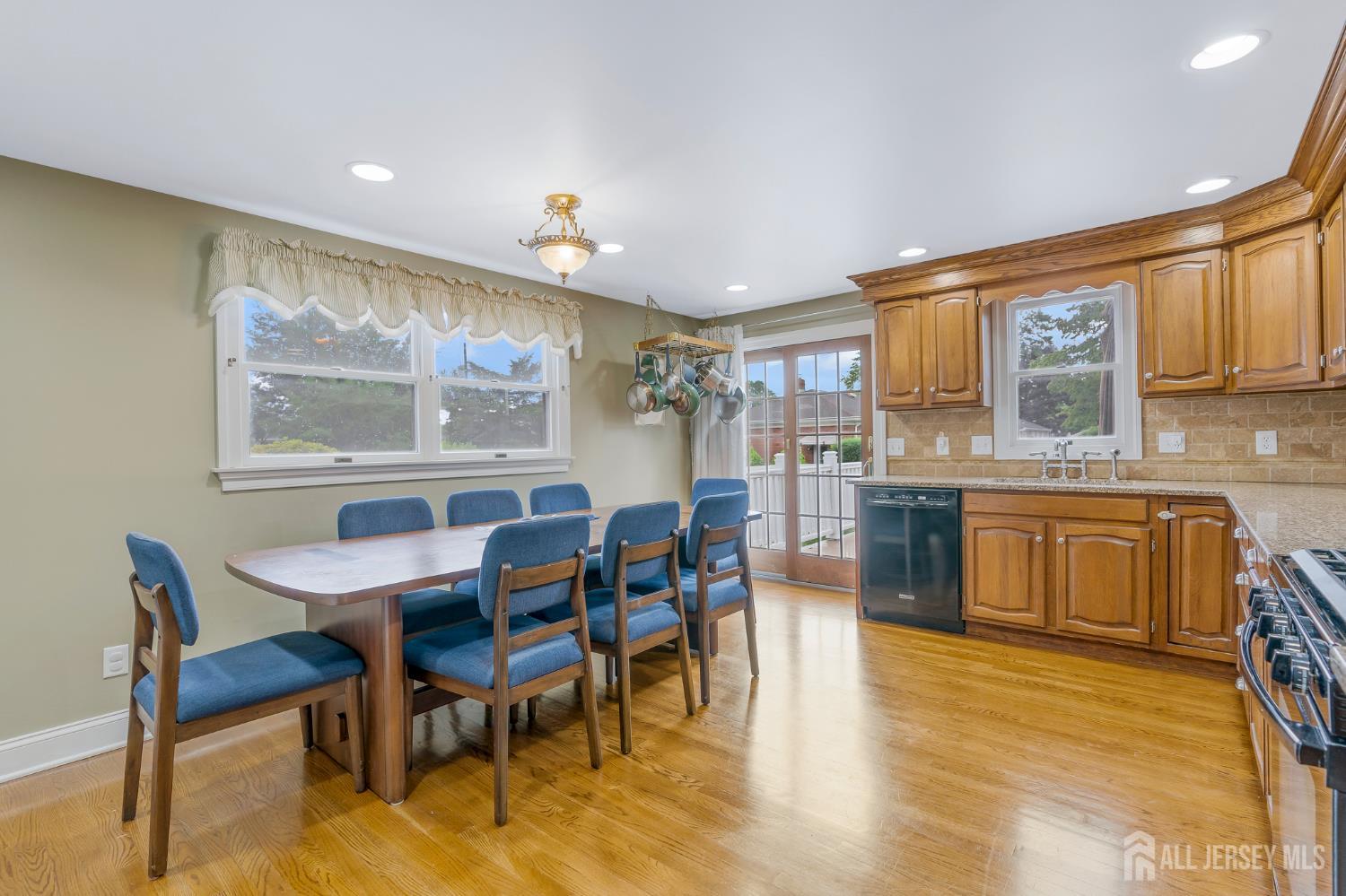 8 Hooker Avenue Middlesex, NJ 08846 - Photo 7 of 22
