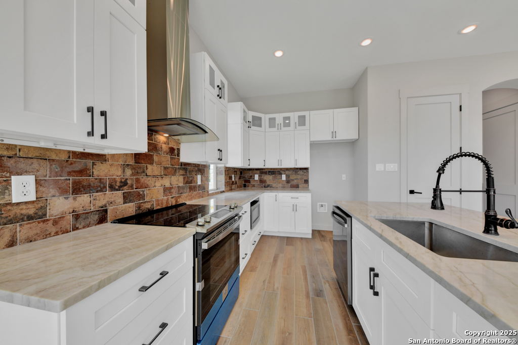 105 River Bluff Castroville, TX 78009 - Photo 11 of 40