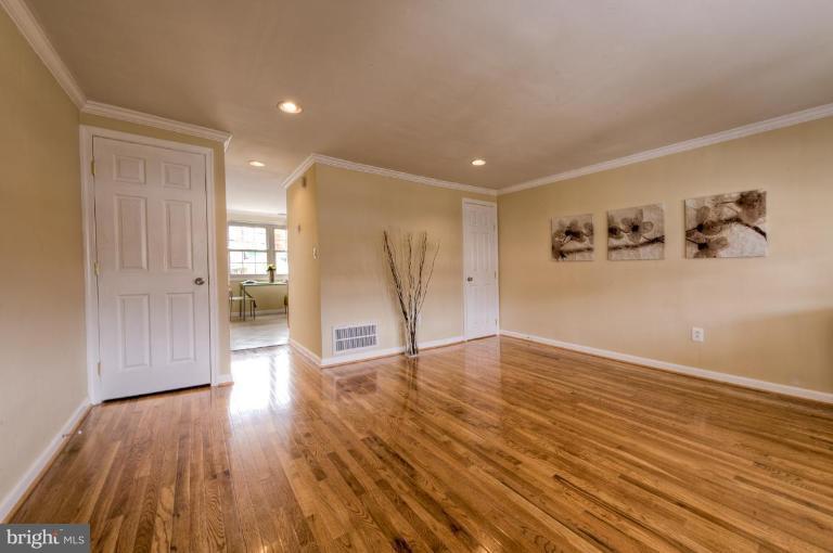 4423 Norfen Road Halethorpe, MD 21227 - Photo 1 of 18 Living Room