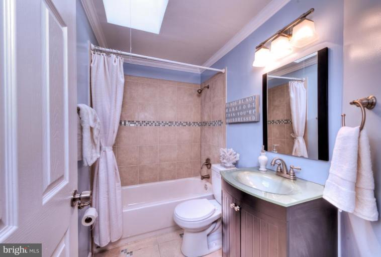 4423 Norfen Road Halethorpe, MD 21227 - Photo 16 of 18 Bath #1