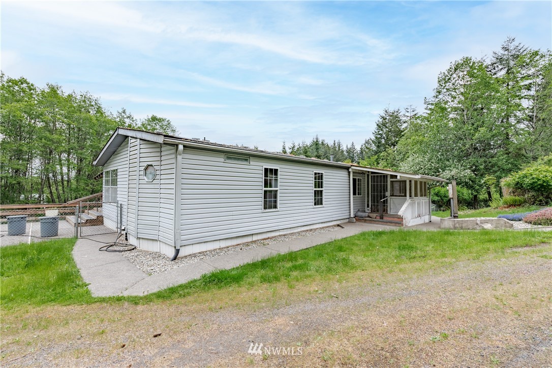 2640 South Silver Lake Road Castle Rock, WA 98611 - Photo 2 of 35 Gallery Image 2