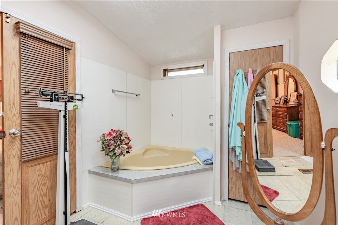 2640 South Silver Lake Road Castle Rock, WA 98611 - Photo 28 of 35 Gallery Image 28
