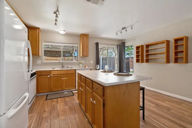 $497,000 | 382 Victory Avenue, Manteca, CA 95336