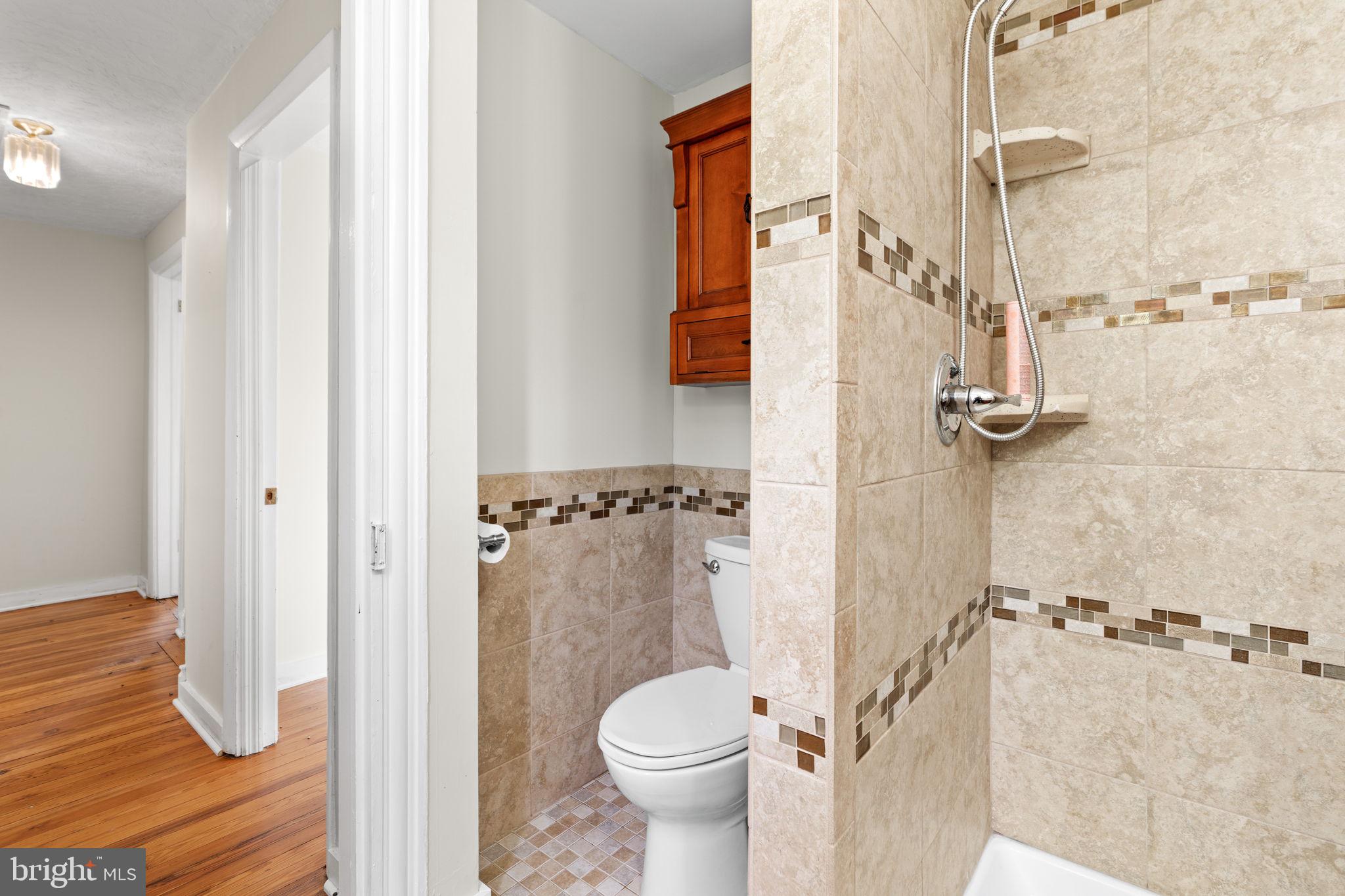 5002 Burkittsville Road Jefferson, MD 21755 - Photo 19 of 40 Stylish bathroom with modern finishes.