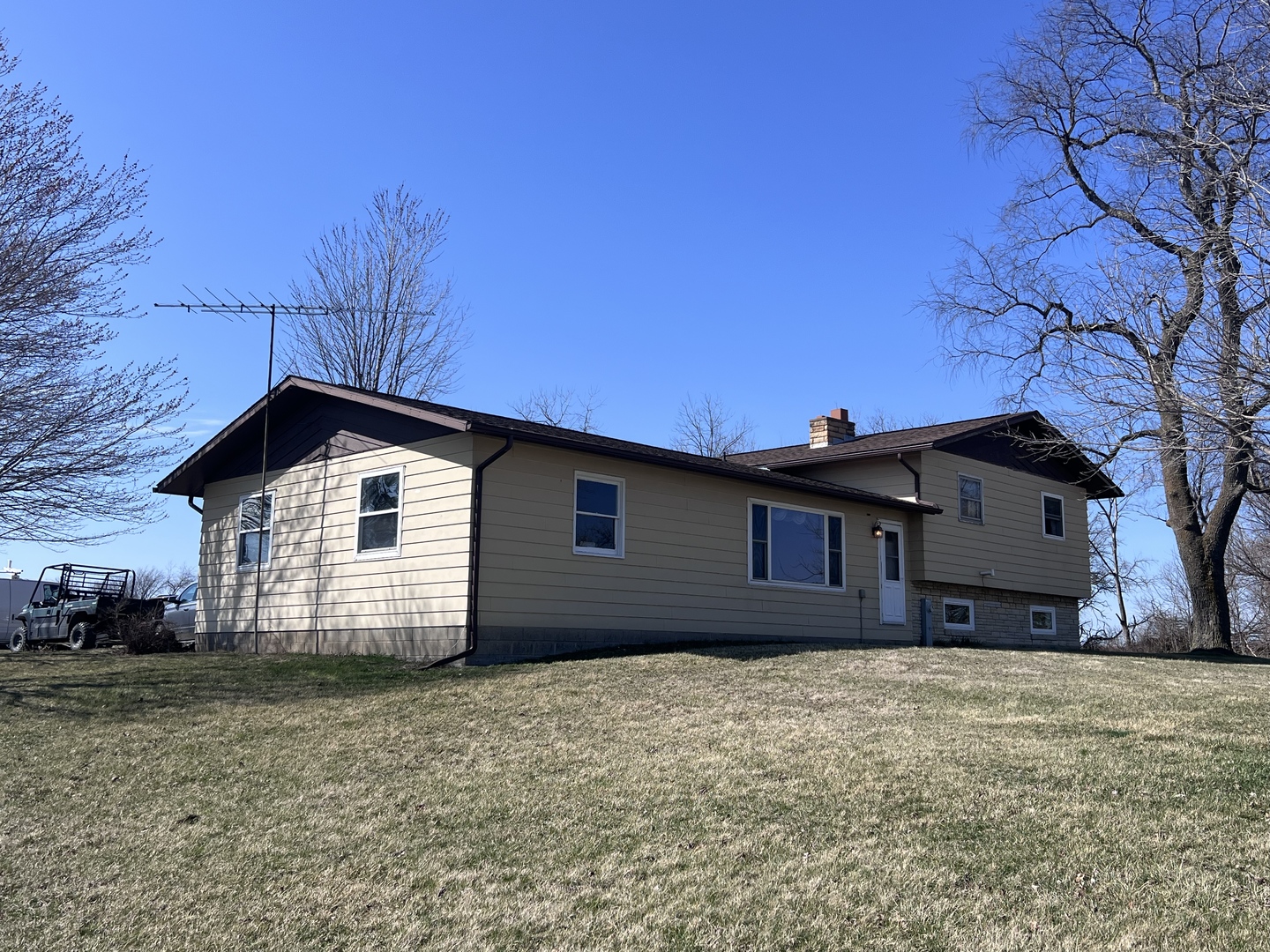 19837 Blue Goose Road Morrison, IL 61270 - Photo 3 of 18 Gallery Image 3