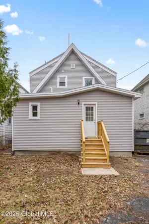 $2,800 | 38 West Erie Street, Albany, NY 12208