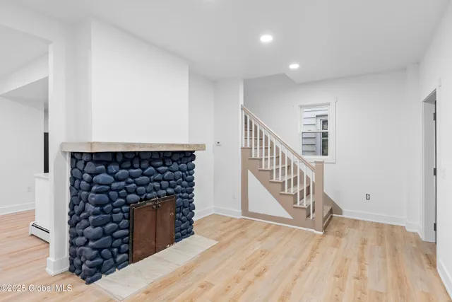 $2,800 | 38 West Erie Street, Albany, NY 12208