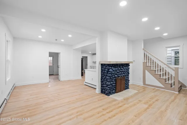 $2,800 | 38 West Erie Street, Albany, NY 12208