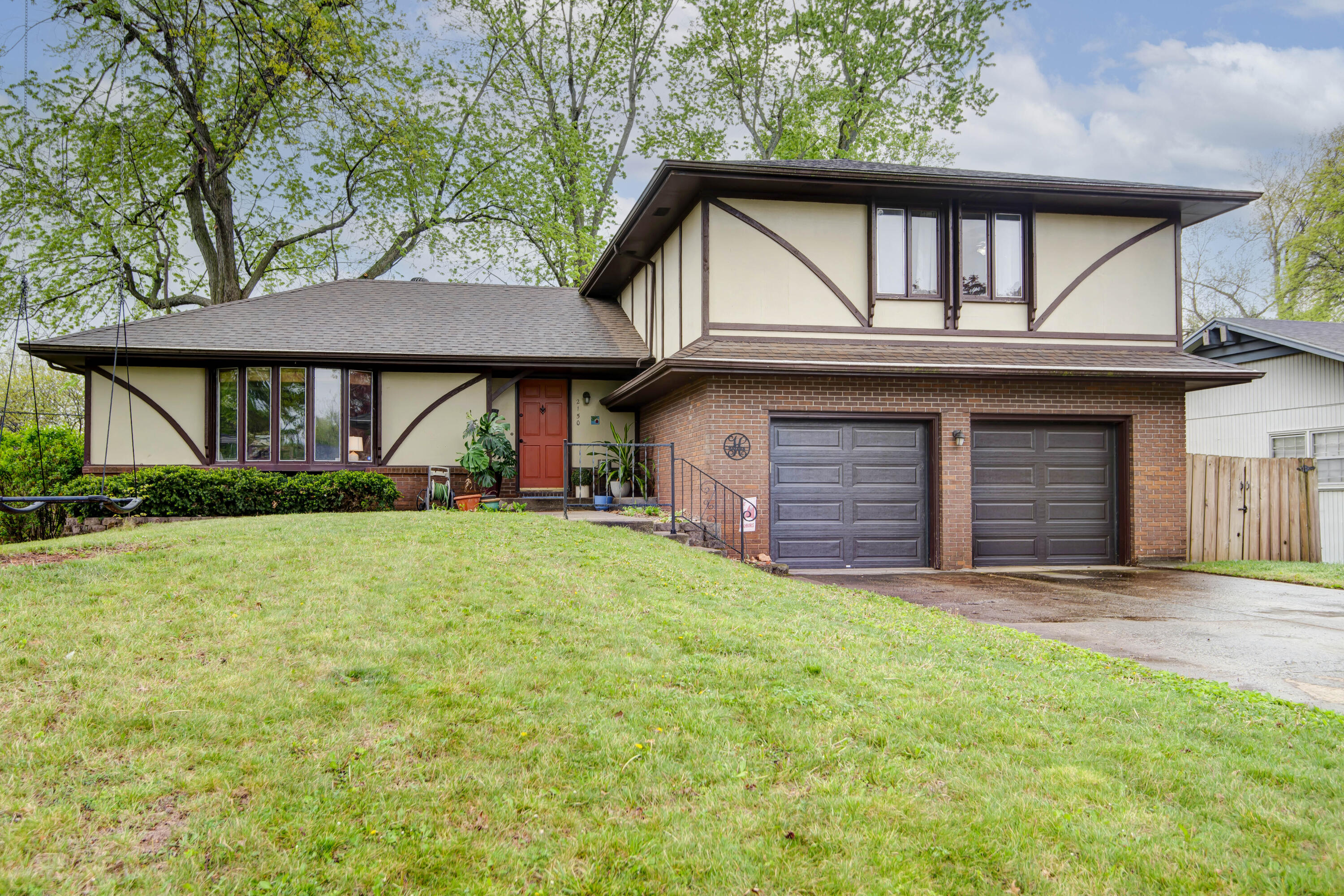 2150 East Raynell Street Springfield, MO 65804 - Photo 1 of 33 Raynell (1)