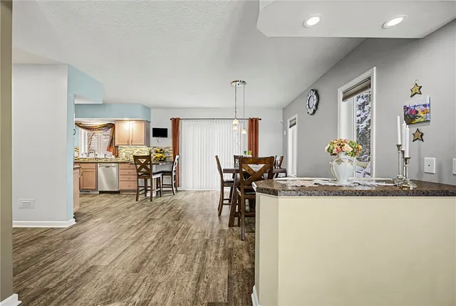 $325,000 | 310 Willow Creek Lane, Irondequoit, NY 14622