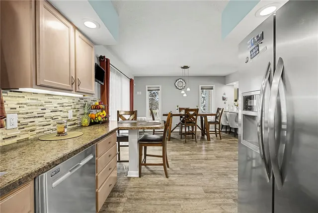 $325,000 | 310 Willow Creek Lane, Irondequoit, NY 14622