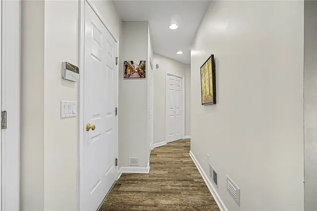 $325,000 | 310 Willow Creek Lane, Irondequoit, NY 14622