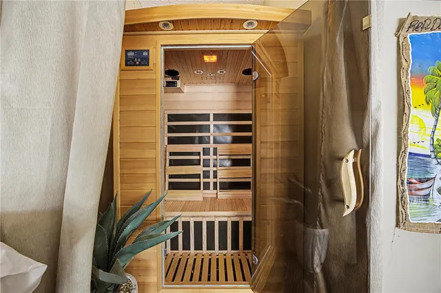 $325,000 | 310 Willow Creek Lane, Irondequoit, NY 14622