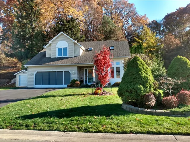 $325,000 | 310 Willow Creek Lane, Irondequoit, NY 14622