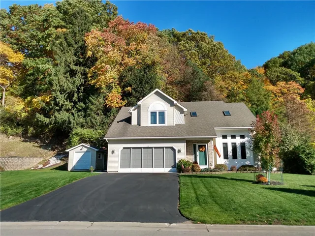 $325,000 | 310 Willow Creek Lane, Irondequoit, NY 14622