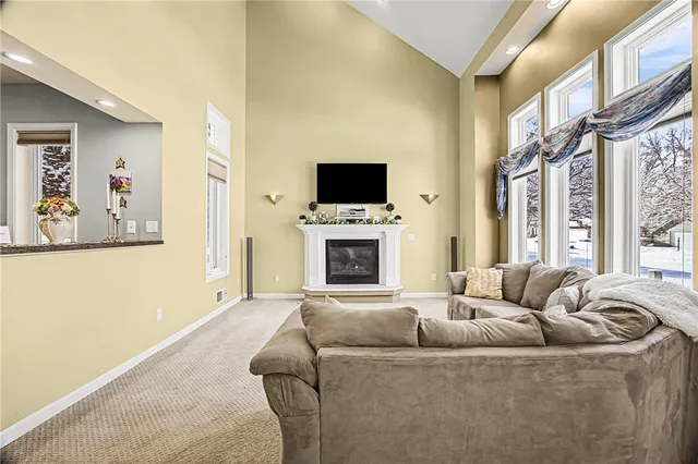 $325,000 | 310 Willow Creek Lane, Irondequoit, NY 14622