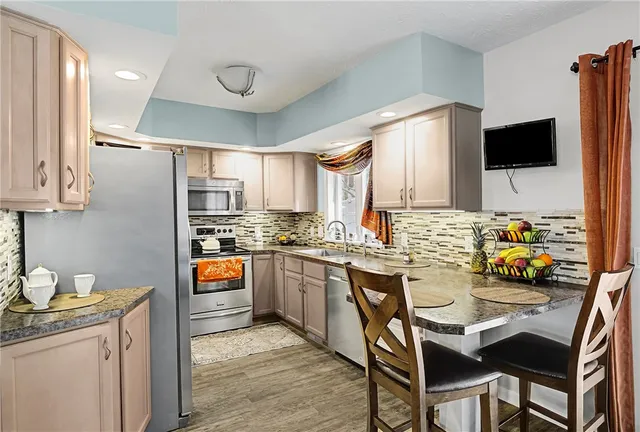 $325,000 | 310 Willow Creek Lane, Irondequoit, NY 14622