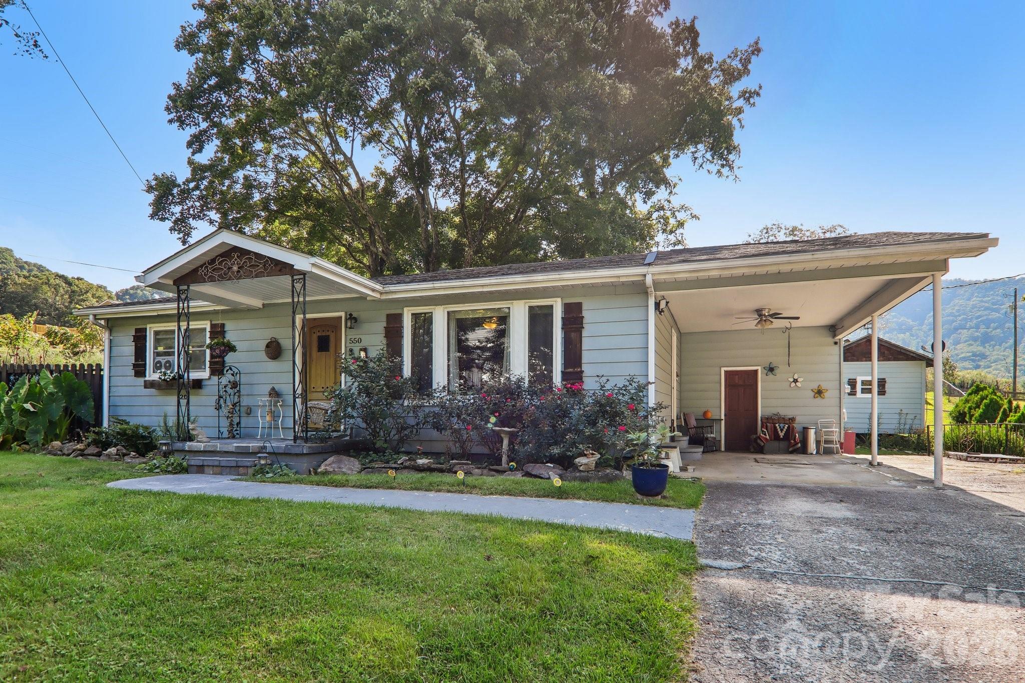 550 Lickstone Road Waynesville, NC 28786 - Photo 5 of 47 Gallery Image 5