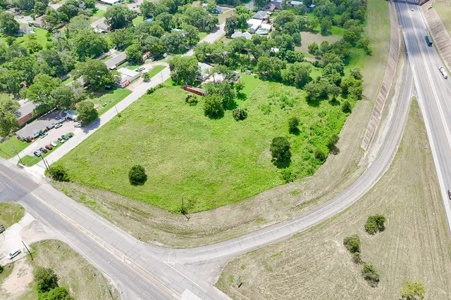 $850,000 | 102 South Dixie Street, Brenham, TX 77833